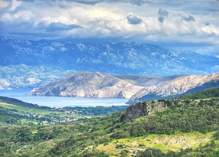House 4770-1 For 8 Pers. In Nyaraló *