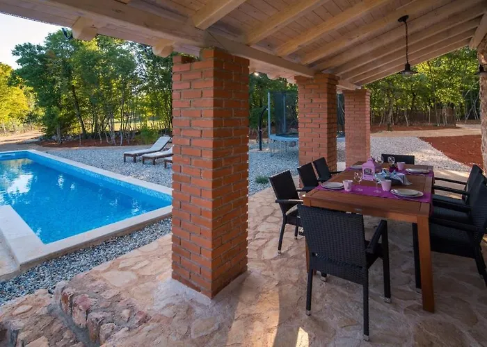 Nyaraló House 4770-1 For 8 Pers. In *